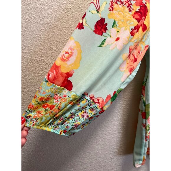 Fig and Flowers Bohemian Floral Print Tunic Top With 3/4 Sleeves & Button Accent - Picture 5 of 7